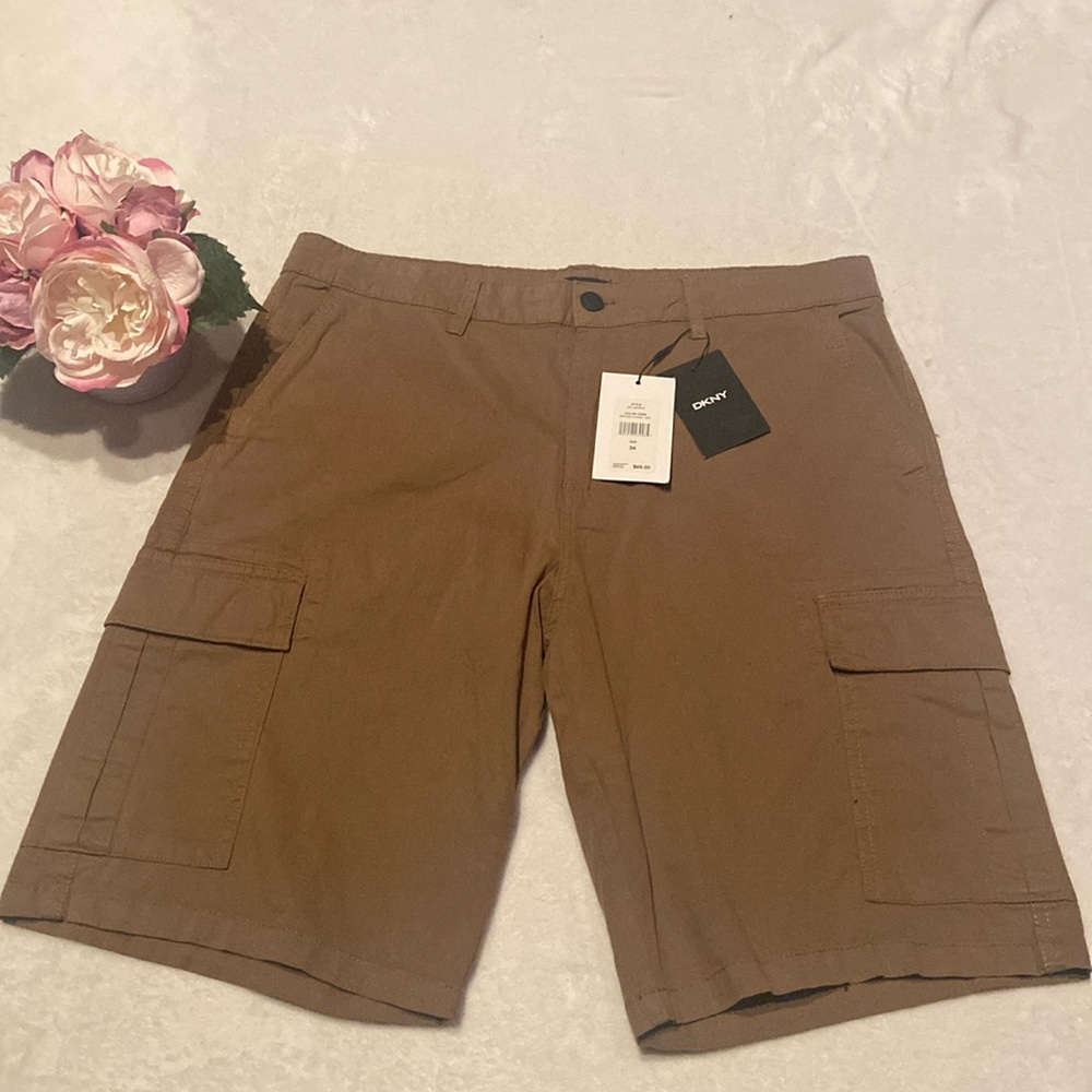 DKNY NWT Size 34 British Khaki Men’s Shorts